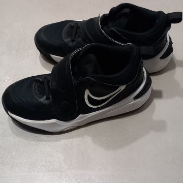 Superge Nike