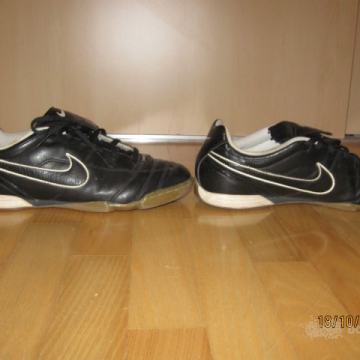 superge NIKE