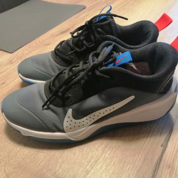 Superge nike št. 40