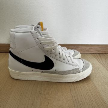 Superge Nike Visoke 36,5