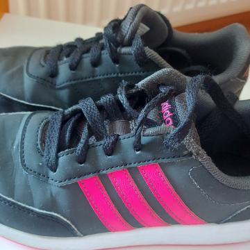 Superge/športni copati Adidas dekliški št. 33