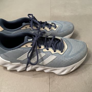 Supergi Adidas 42 2/3