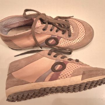 Usnjeni čeveljčki številka 31