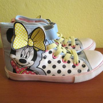 Visoke superge Minnie