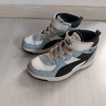 Visoki čevlji Puma št. 32