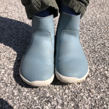 Vivobarefoot 28