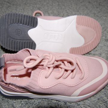 Zara št. 33 športni copat superge za deklice 33 kot nov, čudovit model