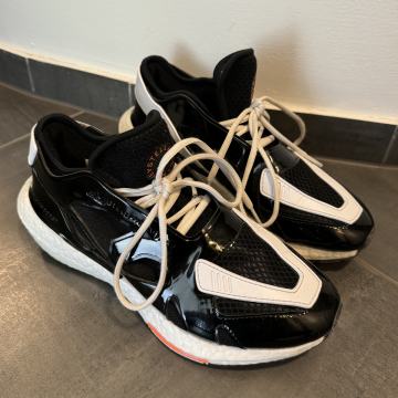 ADIDAS by Stella McCartney Ultraboost 22 superge (št. 40)