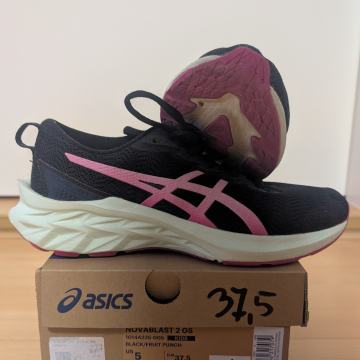 tekaški supergi  ASICS