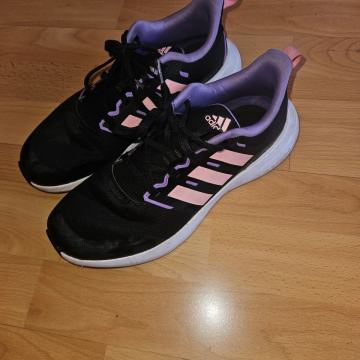 Adidas športne superge 40