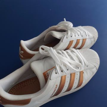 Adidas superstar ženske st.40.5
