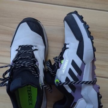 Adidas terrex treking čevlji