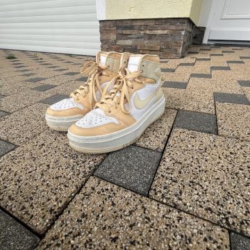 AIR JORDAN 1 ELEVATE