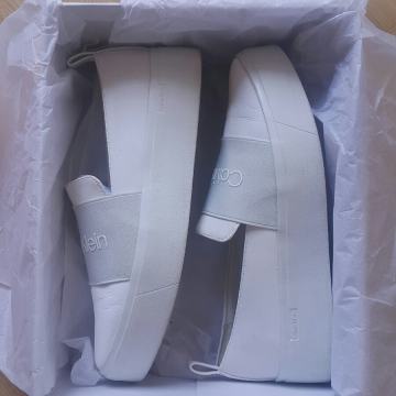 Calvin Klein športni čevlji slip on
