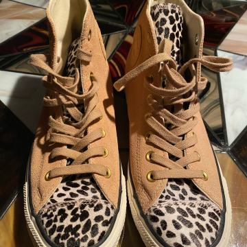 Čevlji Converse