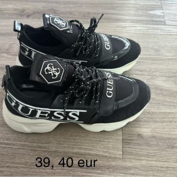 Guess teniski velikost 39