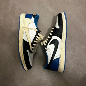 Jordan 1 low travis scott