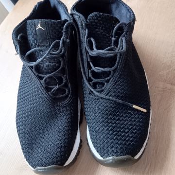 JORDAN ČRNI MEHKI ŠPORTNI ČEVLJI 40