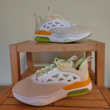 JORDAN superge