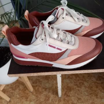 Michael Kors superge za prosti čas