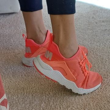 Nike Air Huarache , živo oranžni,št.37,5. 38