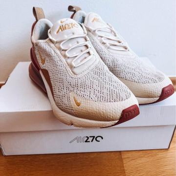 NIKE AIR MAX 270 št. 40