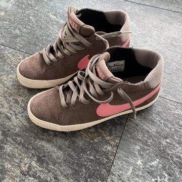 Nike Blazer Mid ženski čevlji (usnjeni)