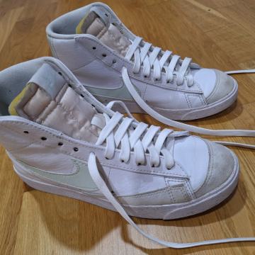 NIKE BLAZER, št. 39