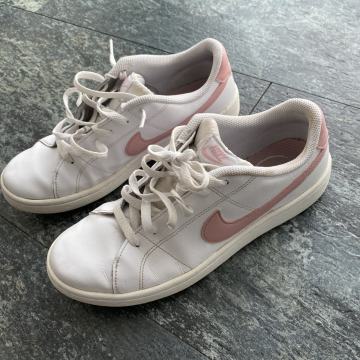 NIKE COURT ROYALE 2 ženski čevlji