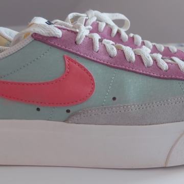 Nike dunk low next ženski št.39 dolžina 25cm