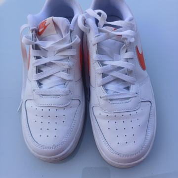 Nike št.39