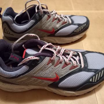 Nike superge st. 42, US 10 - nove