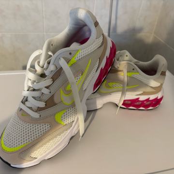 Nike tenis copati - enkrat obuti - velikost 40
