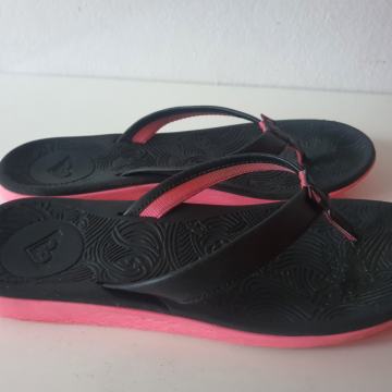OBUTEV ○kakovostno ○japonke ●Reef ○st.39|40