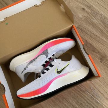 Original Nike tekaški čevlji
