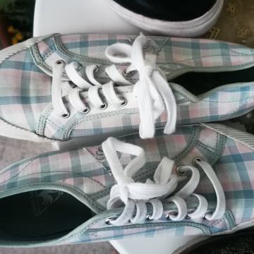 prodam platnene superge Le Coq sportif, 38 velikost