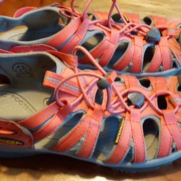 Sandali Keen 38,5 št