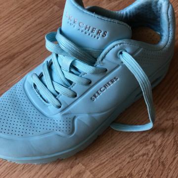 Skechers št. 38