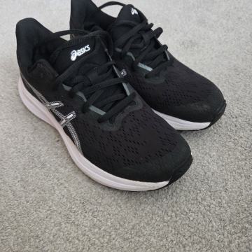 Športni copati ASICS št.39 črni