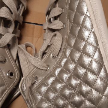 Srebrne superge Geox št. 40