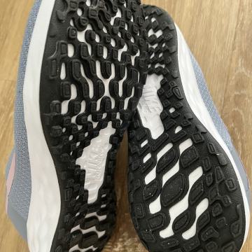 Superge Nike Flyease, št. 40