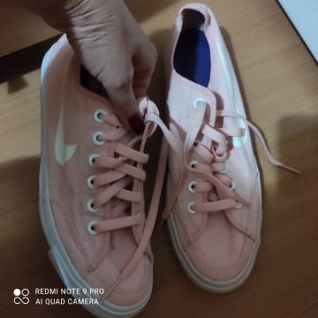 Superge Nike