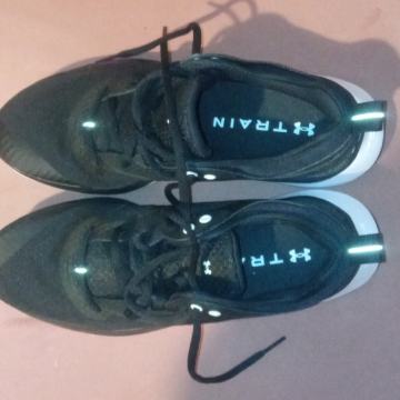 Superge Under Armour Train.