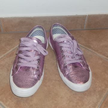 Teniske Pepe Jeans svetleče lila barve št.40
