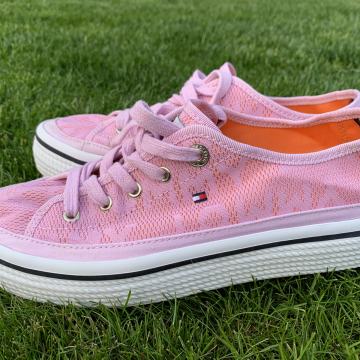 Tommy HILFIGER original superge, velikost 39