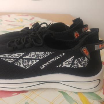 Unisex lahki športni čevlji Udobna obutev za ženske in moške.