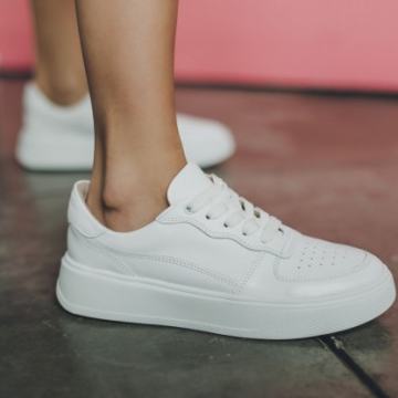 Nove usnjene superge 36