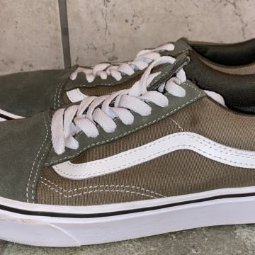 VANS ŽENSKE SUPERGE (ŠT. 40)