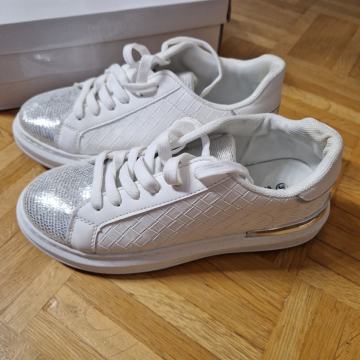 Ženske bele modne superge 39