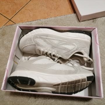 Zenske superge primark st. 37